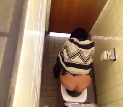 Scarlett Ohana in grannies bikini — leaked bikini video