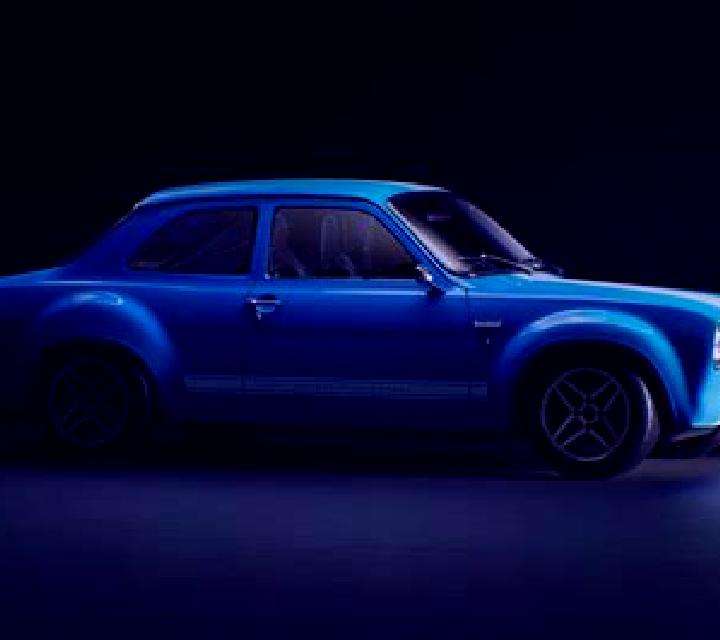 Talulah Bond Model model portrait